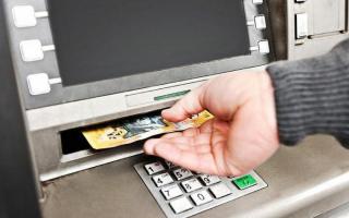 Je li moguće podići novac s kreditne kartice bez naknade?